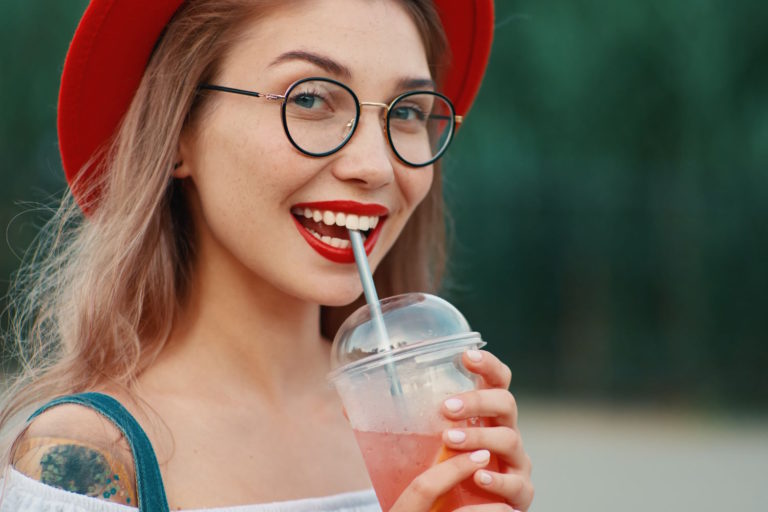 Versace okulary korekcyjne dla kobiet – Stylowy dodatek do Twojego wyglądu!