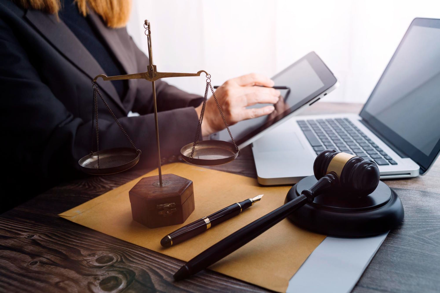 Jak dokonać właściwego wyboru ubezpieczenia OC dla radcy prawnego?