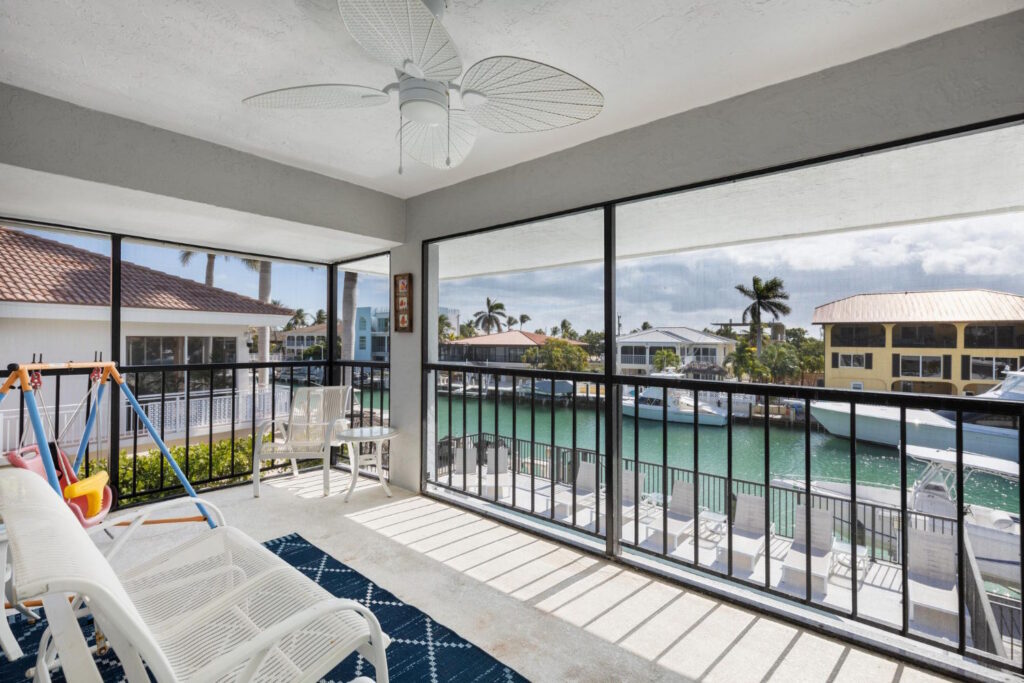 Planując zakup luksusowej nieruchomości, wiele osób marzy o miejscu, które oferuje nie tylko wysoki standard życia, ale także piękne krajobrazy i przyjemny klimat